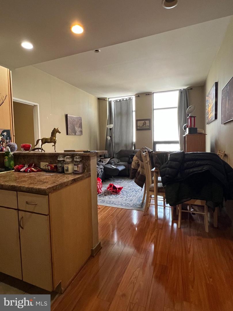 815--37 Arch St #709 — photo