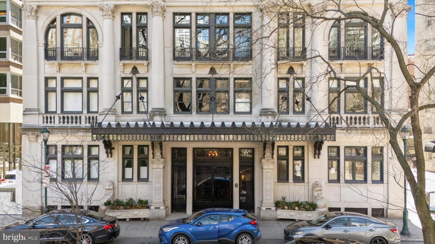 1830-00 Rittenhouse Sq #19a — photo