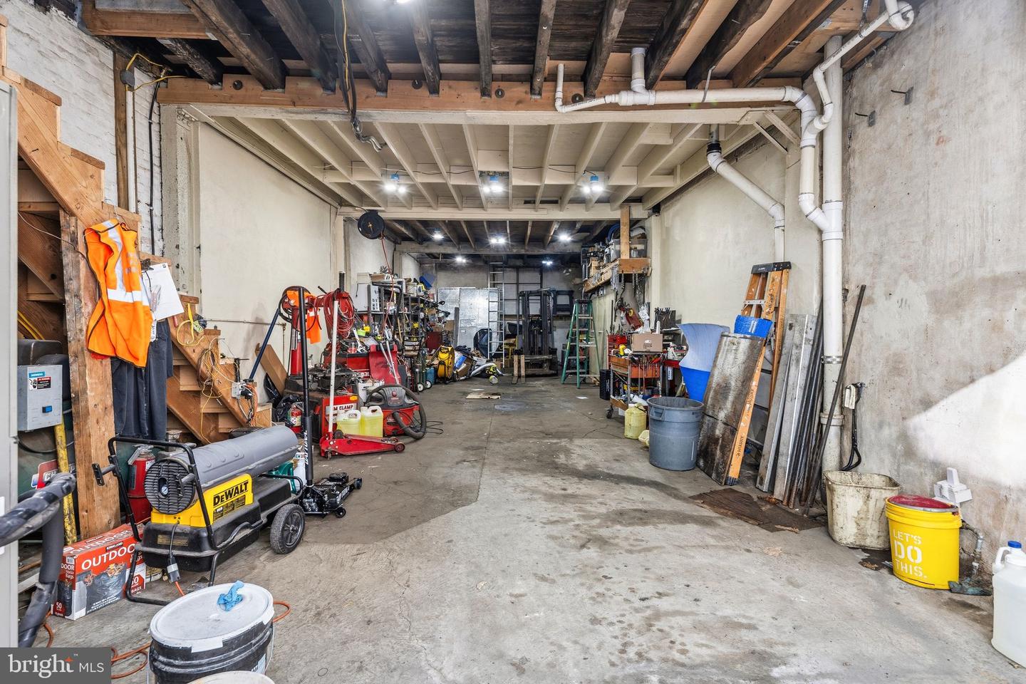 2659 Collins St — photo