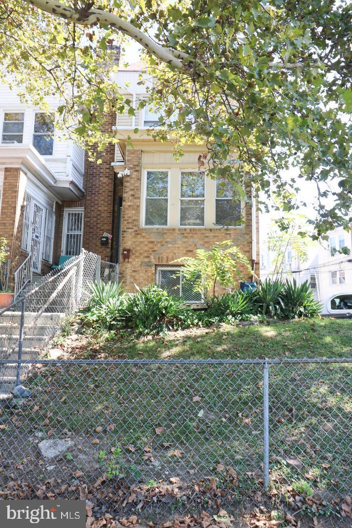 4723 Whitaker Ave — photo