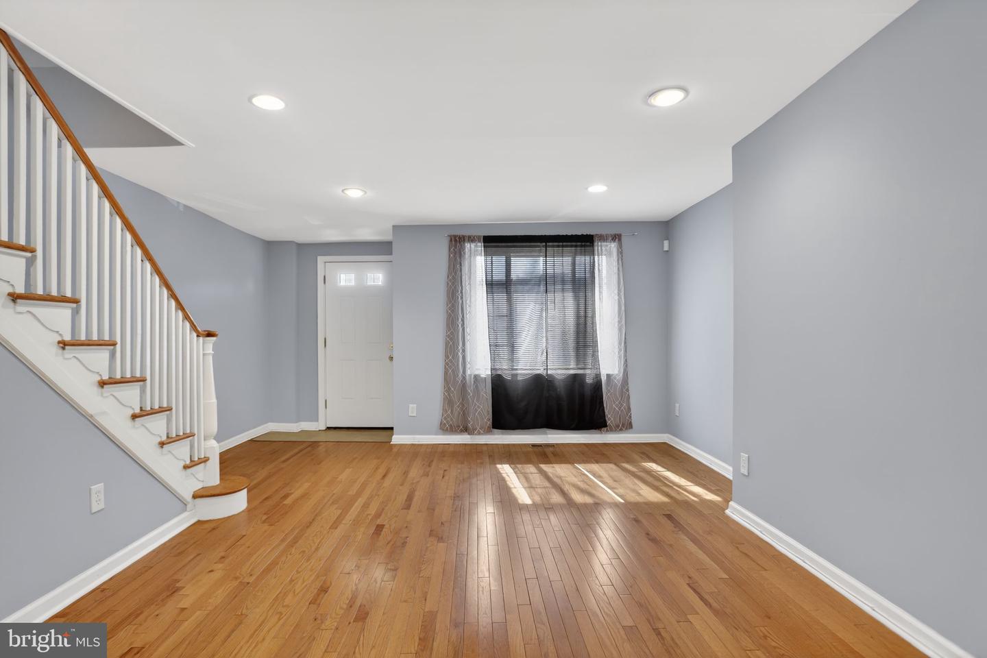 1409 E Weaver St — photo