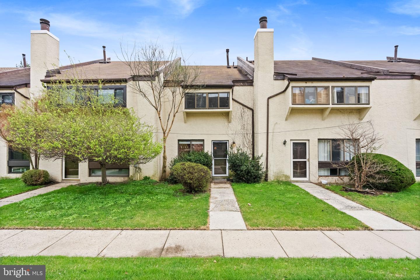 7601 Crittenden St #F8 — photo