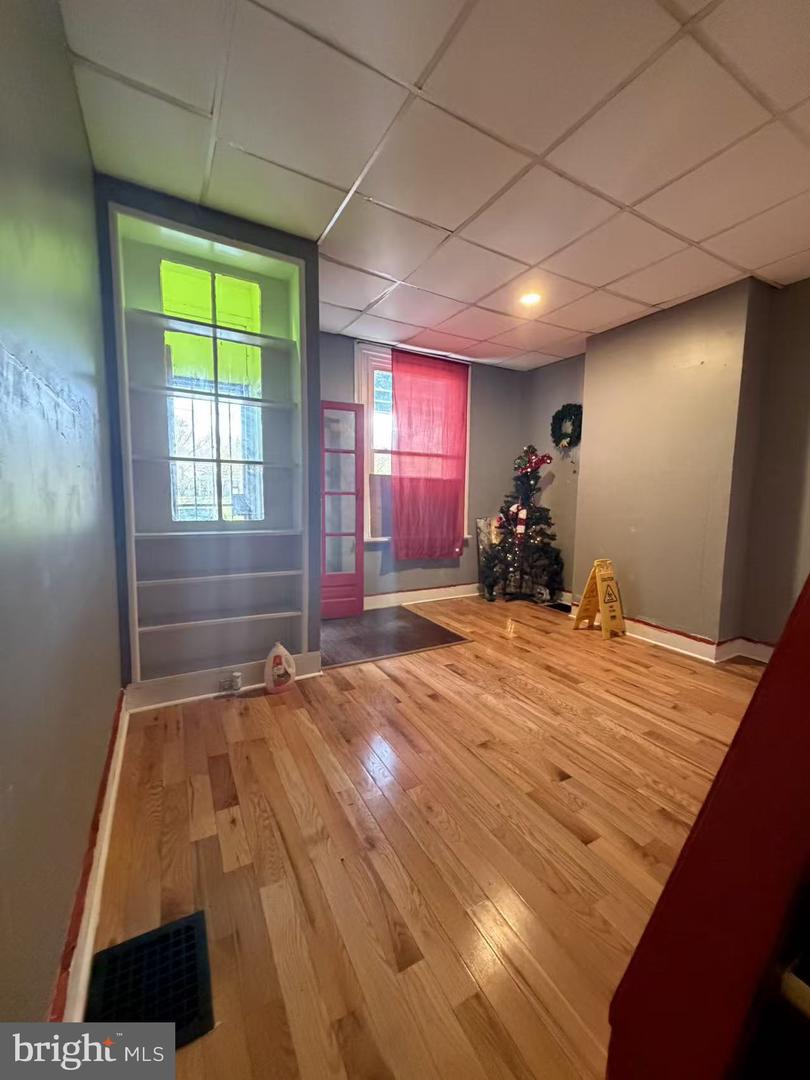 3464 Kensington Ave — photo