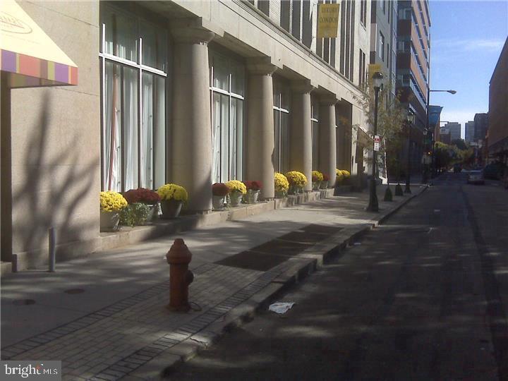 1101 Locust St #5I — photo