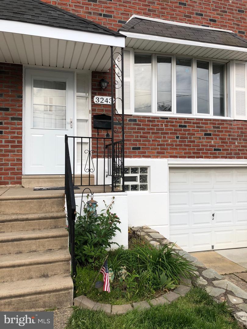 3243 Lester Road, Philadelphia, PA 19154