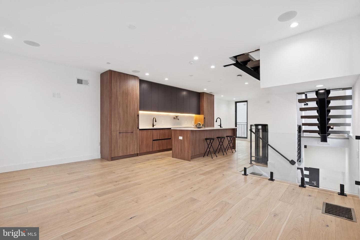1922 Geary St #5 — photo