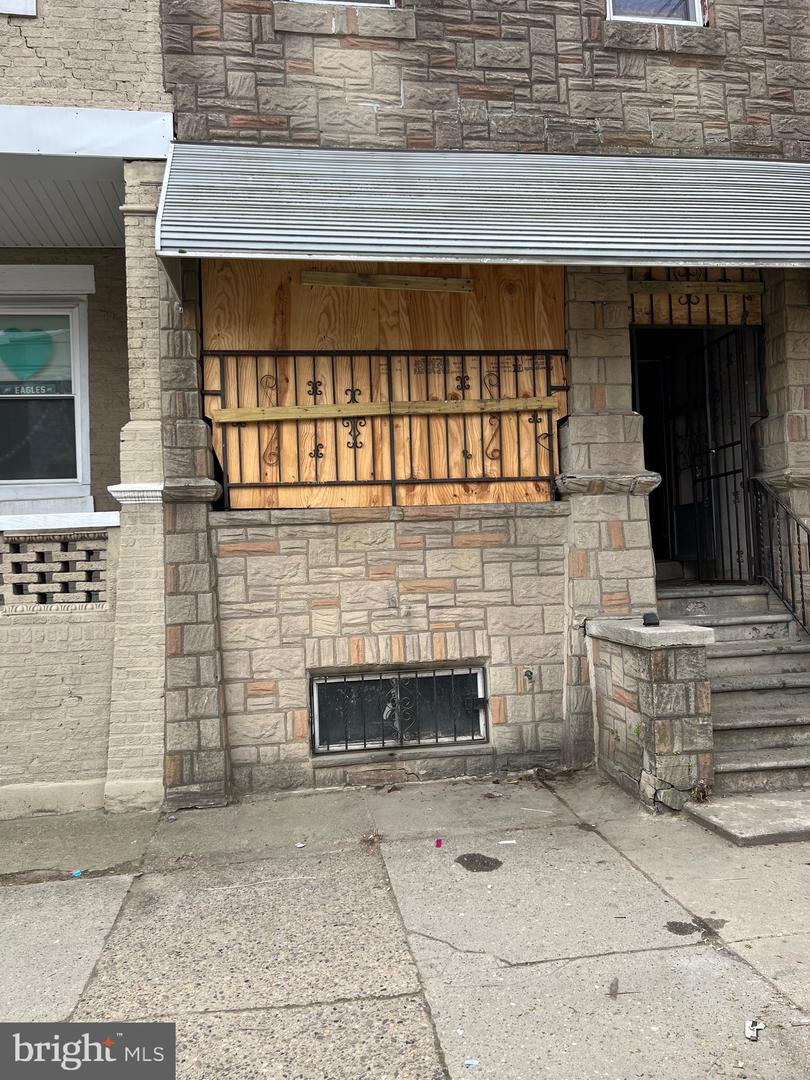 838 Snyder Ave — photo