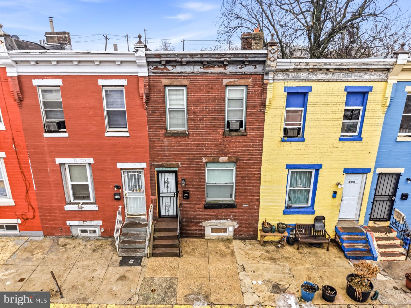 714 W Russell St — photo