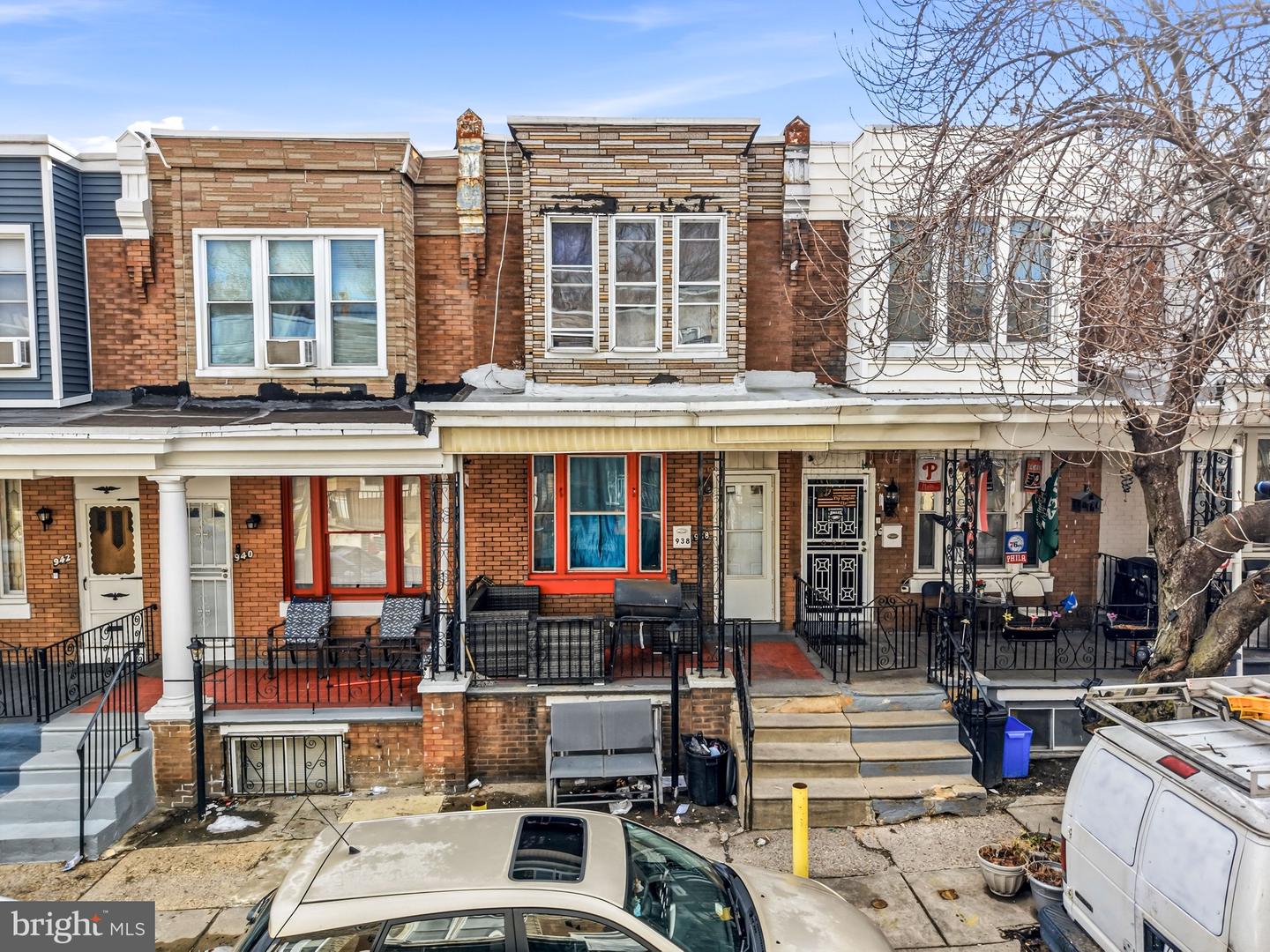 913 E Russell St — photo