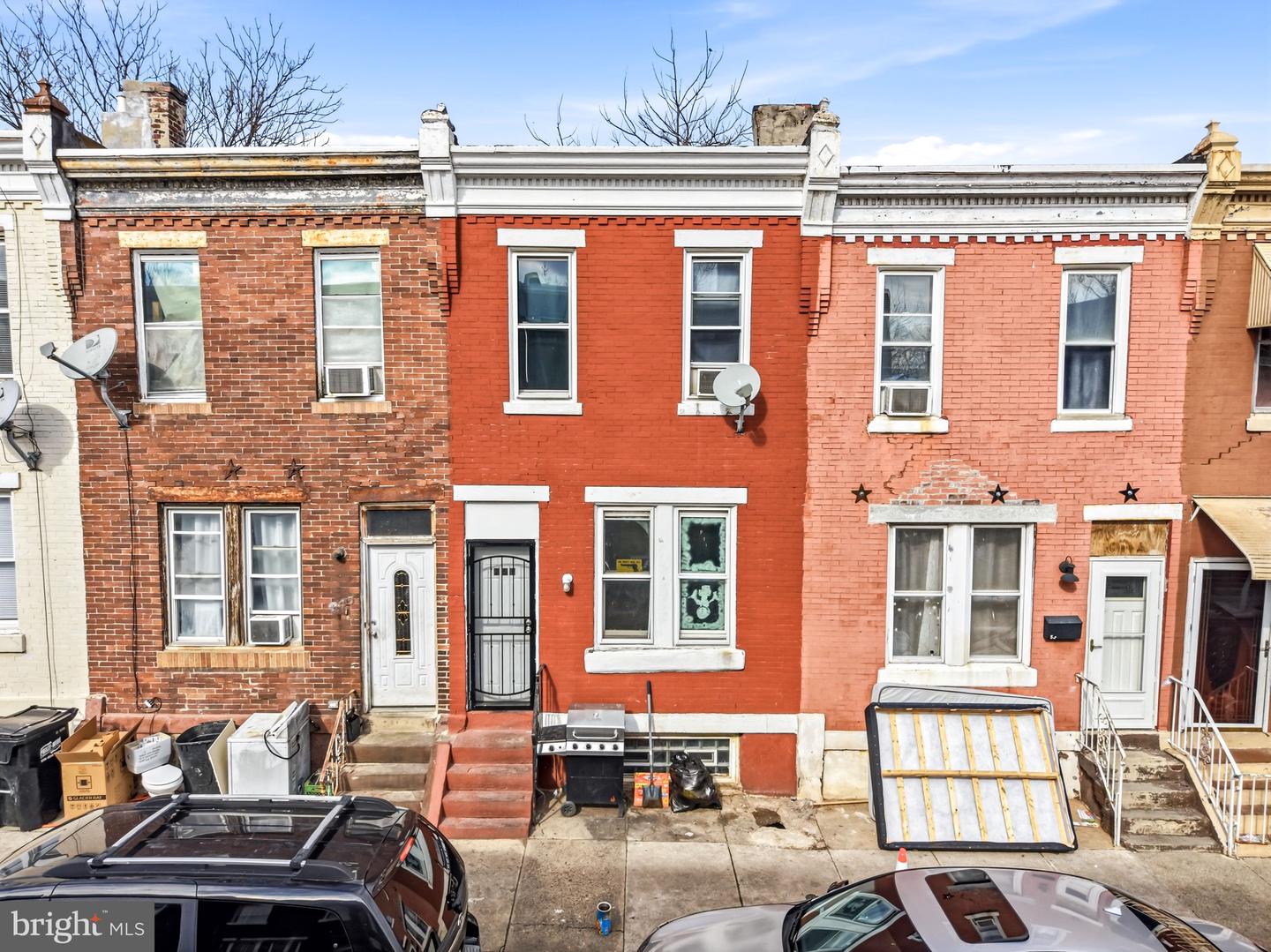 251 E Mayfield St — photo
