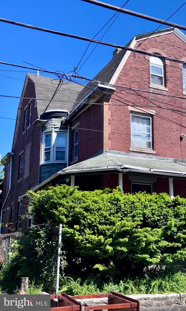 71 E Penn St — photo