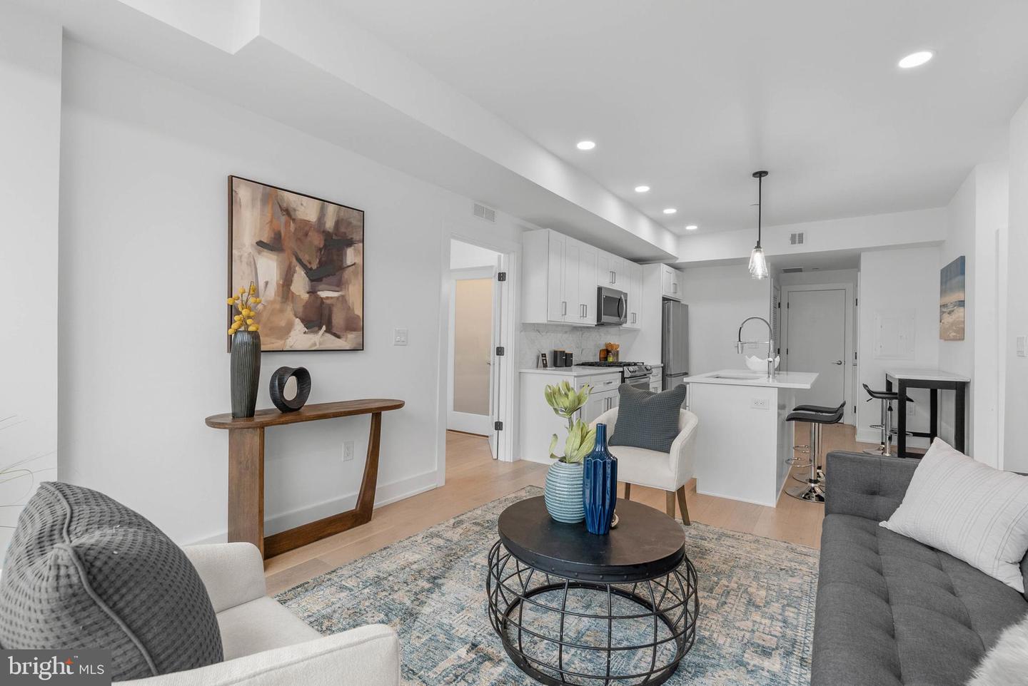 950 N 2nd St #Unit 2B — photo