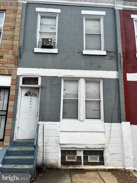 2457 N Gratz St — photo