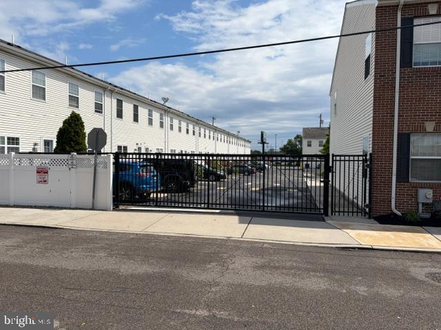 2543 Pickwick St — photo