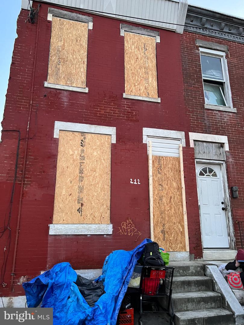 212 E Cambria St — photo