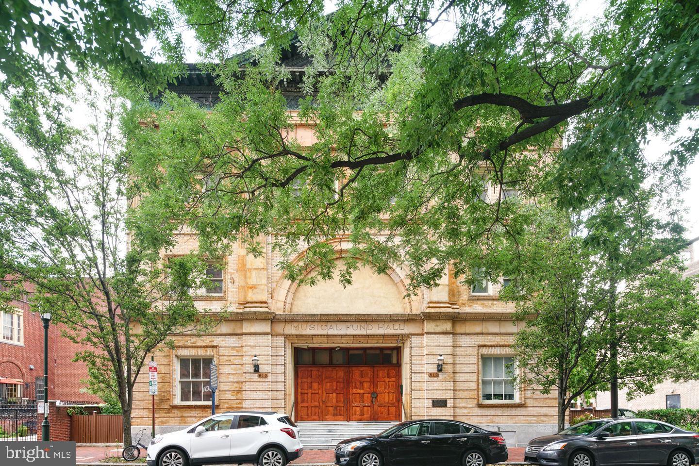 802-10 Locust St #205 — photo