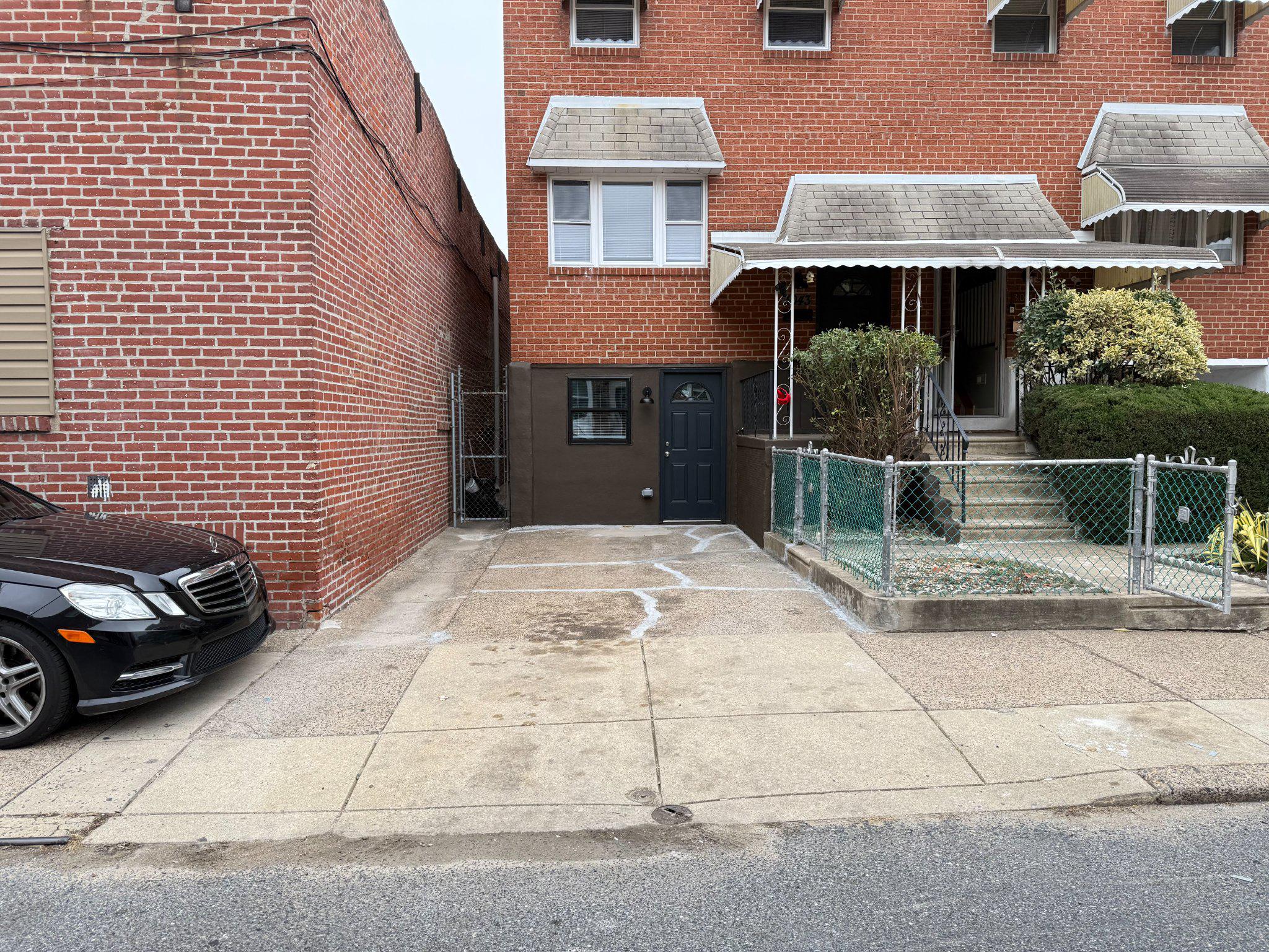 3043 Miller St — photo