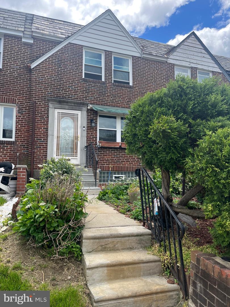 1314 E Weaver St — photo