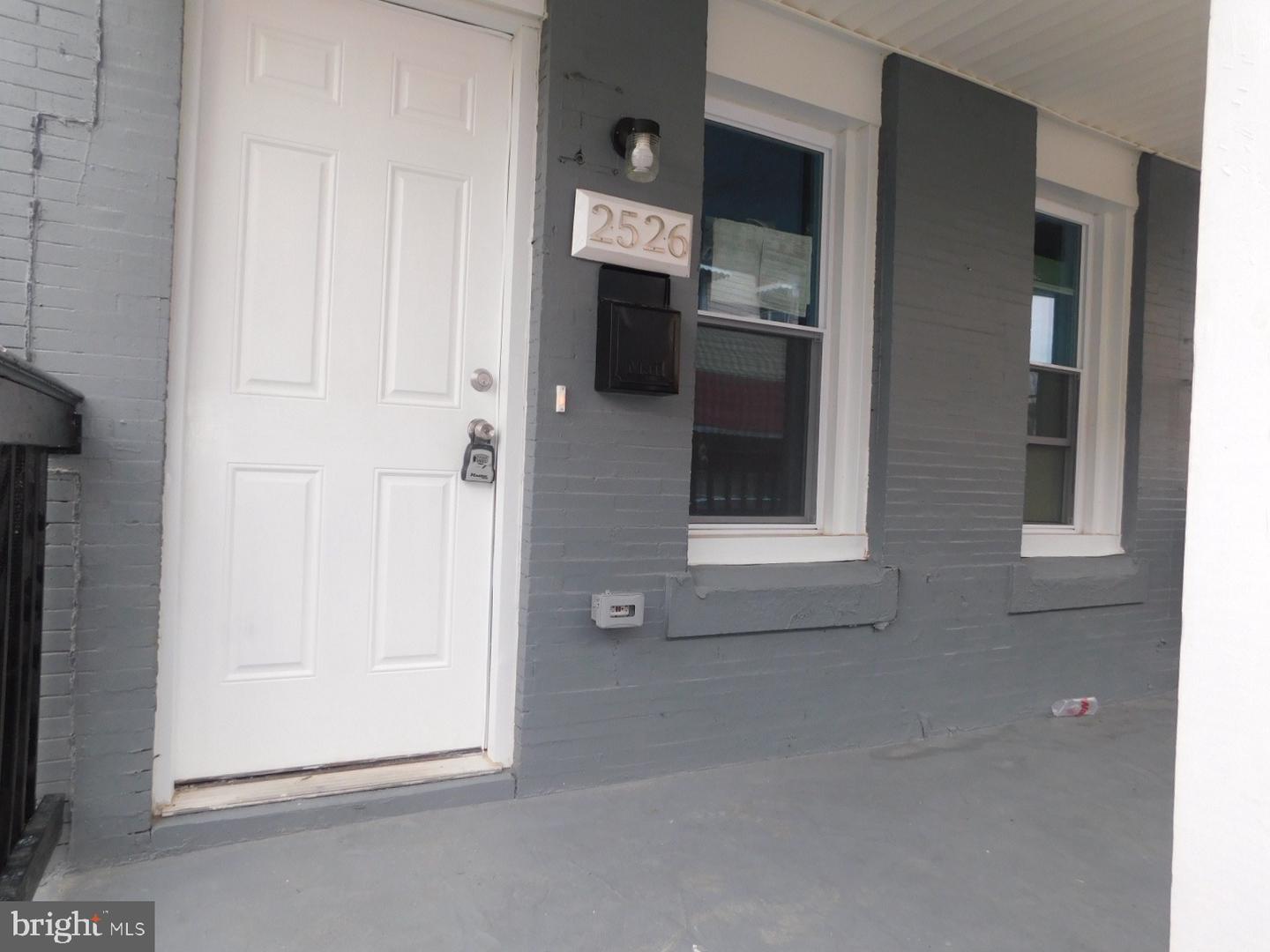 2526 N Myrtlewood St — photo