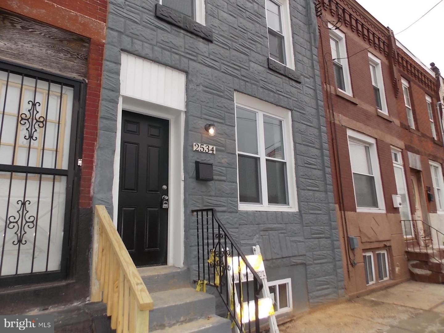 2534 W York St — photo