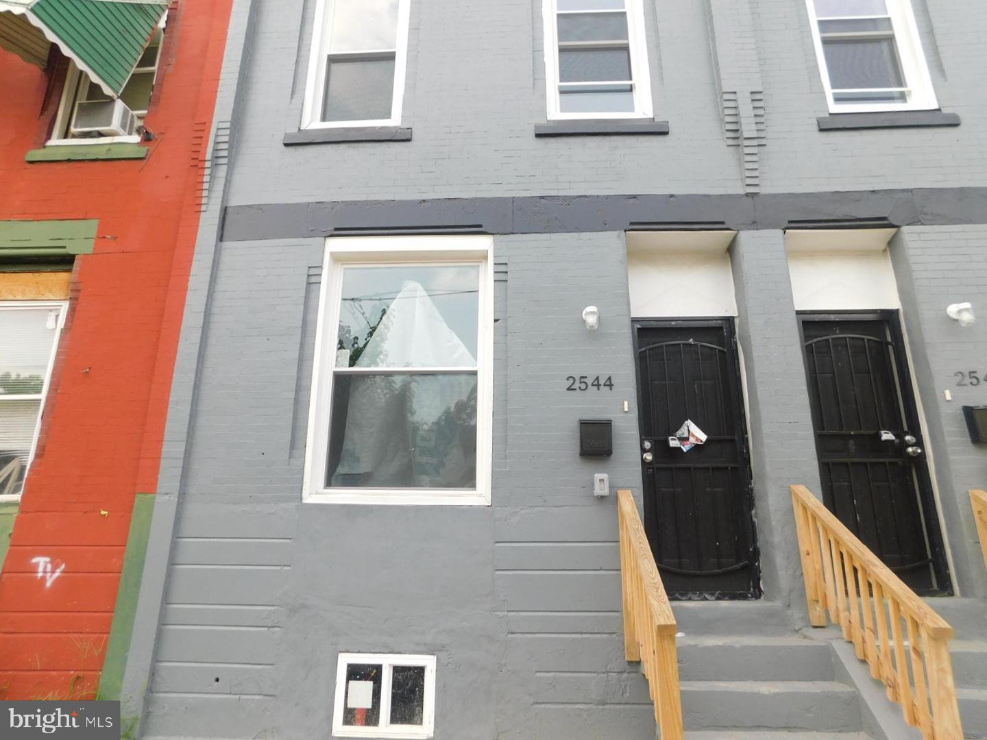 2544 N Sydenham St — photo