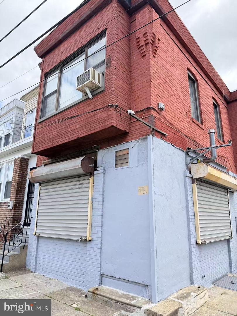 5001 Worth St — photo