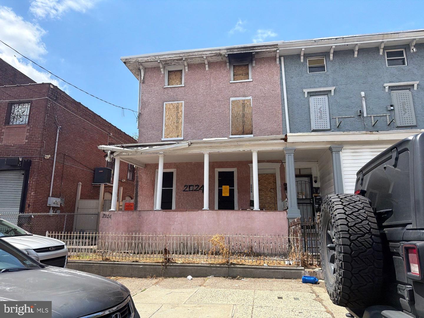 2024 E Madison St — photo