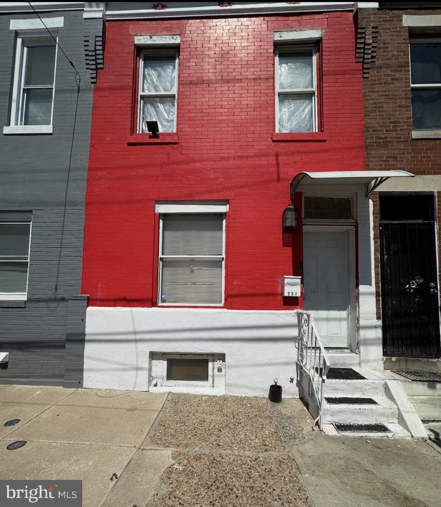 251 W Wingohocking St — photo