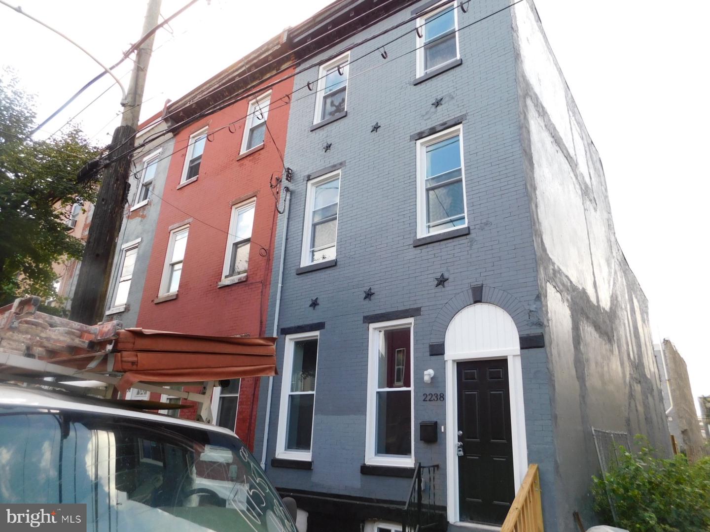 2238 W Master St — photo