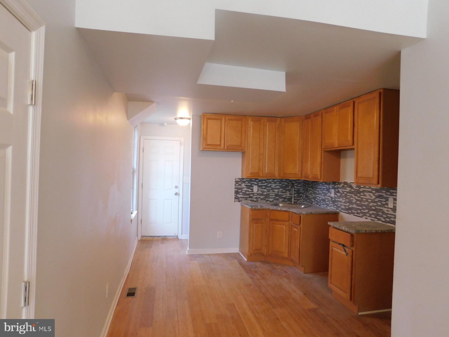 2943 W Diamond St — photo