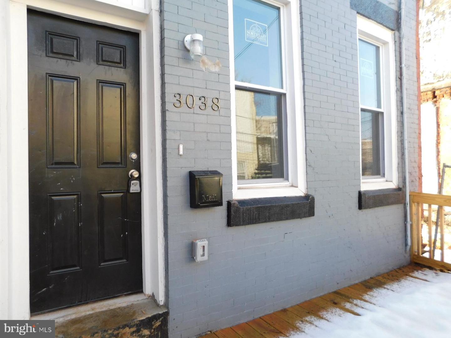 3038 Clifford St — photo
