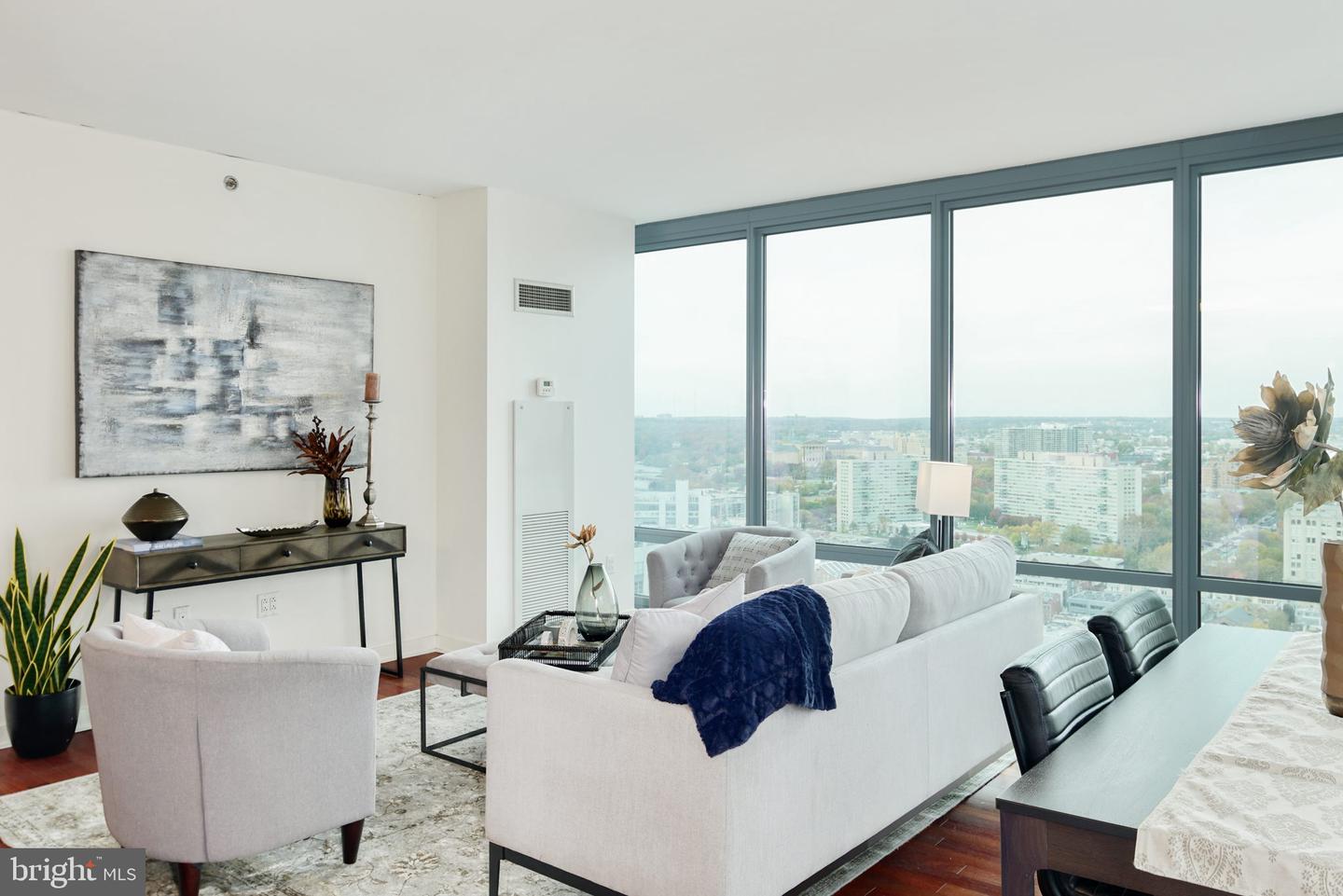 2101 Market St #3307 — photo