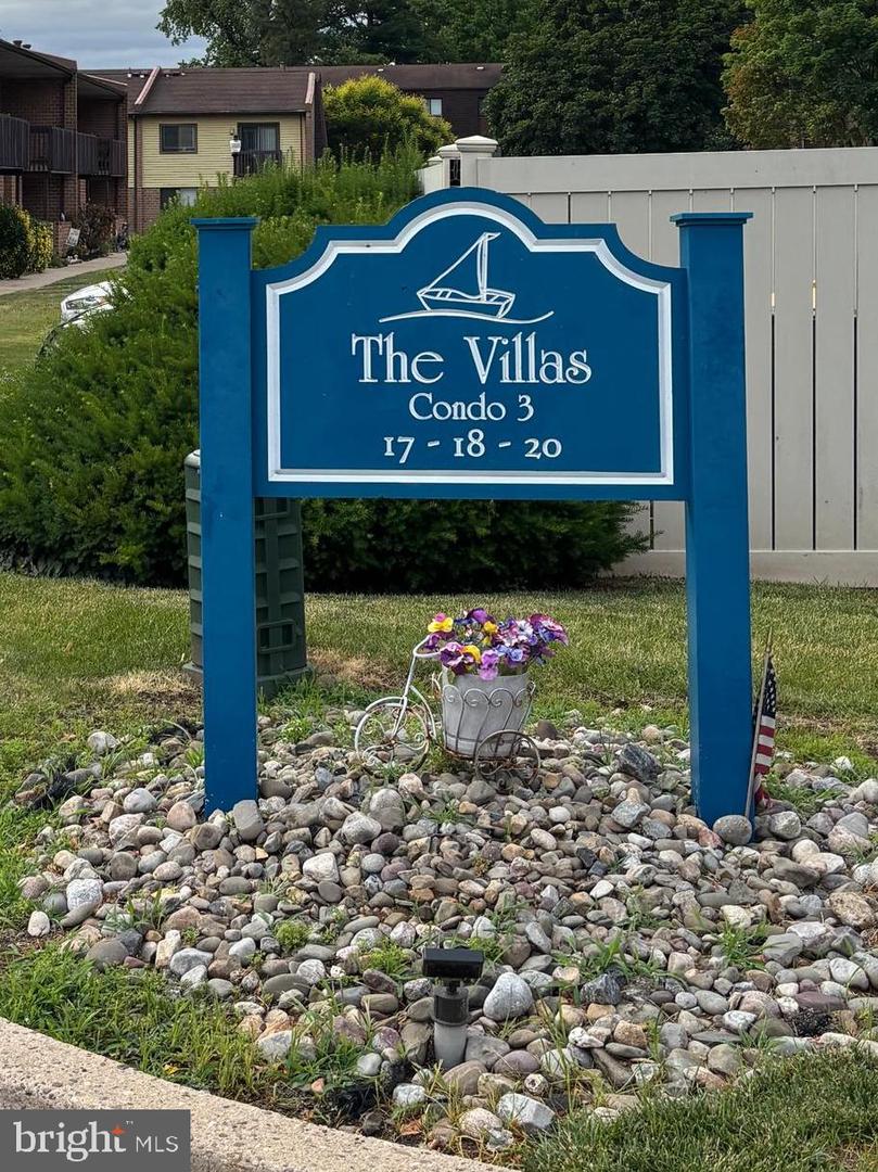 17205-00 Delaire Landing Rd #205 — photo