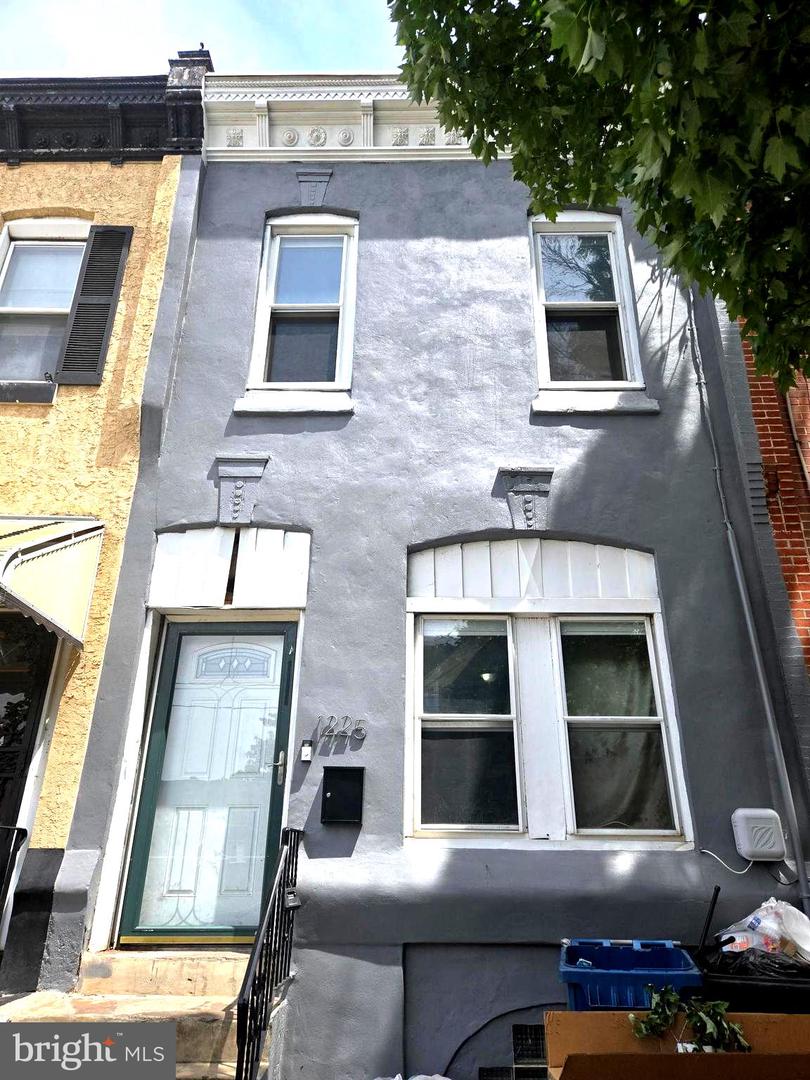 1225 W Huntingdon St — photo