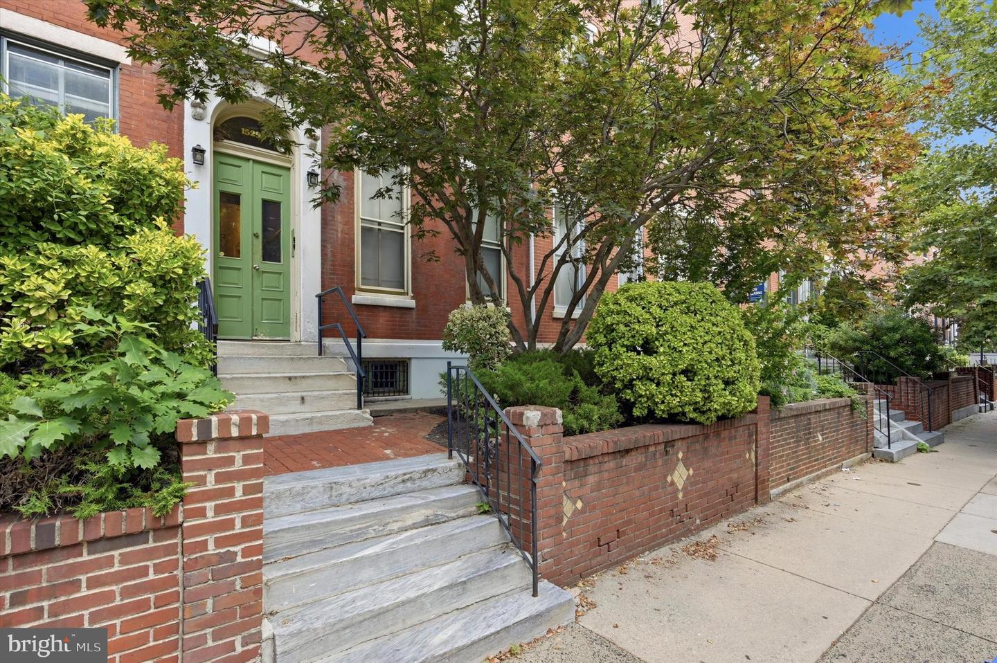 1529 Green St #C — photo