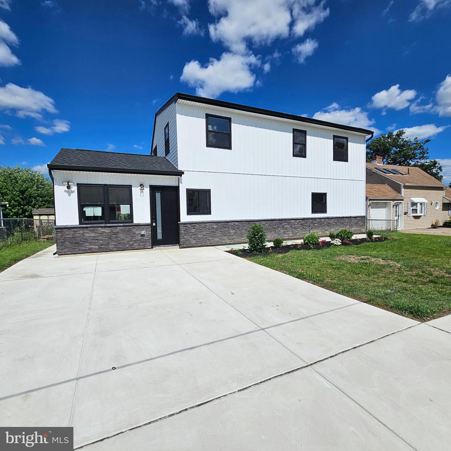 9215 Andover Road, Philadelphia, PA 19114
