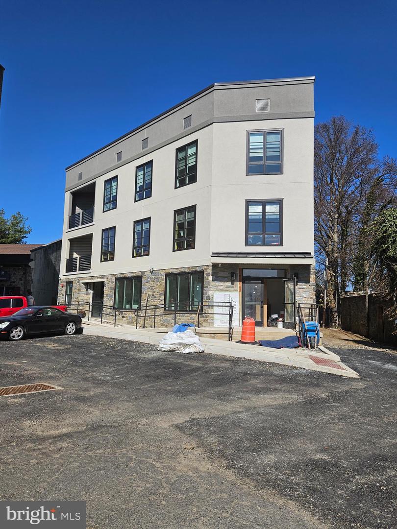 8610 Evergreen Pl #100 — photo