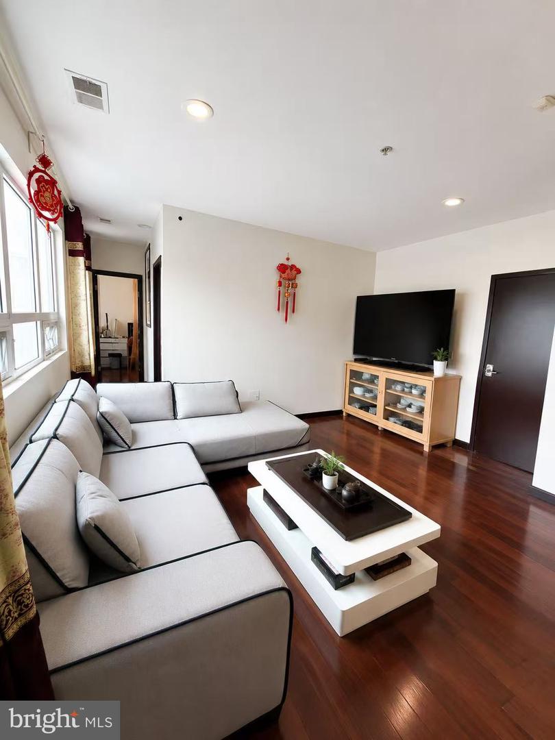 211 N Camac St #4C — photo