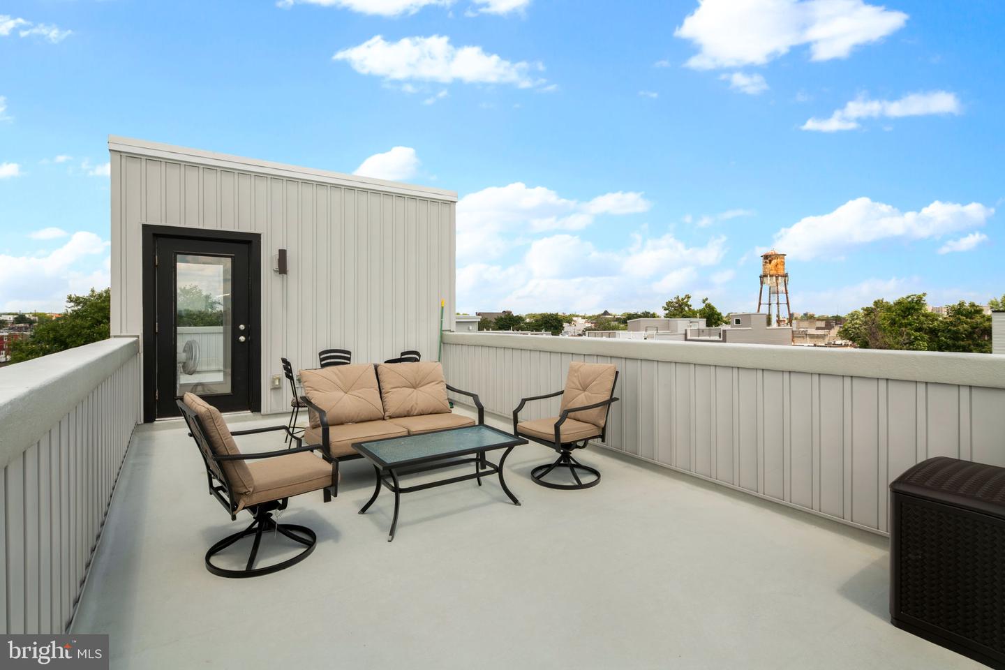2711 W Jefferson St #2 — photo