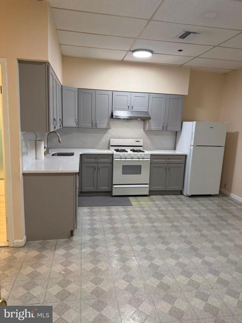 1009 Arch St #4B — photo