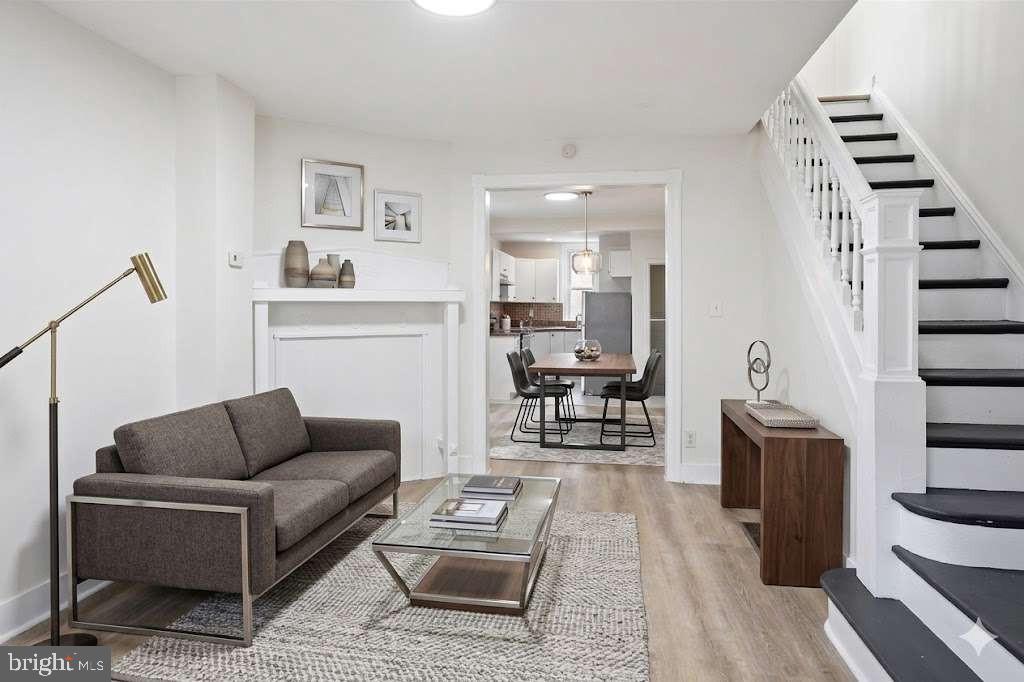 5532 Addison St — photo