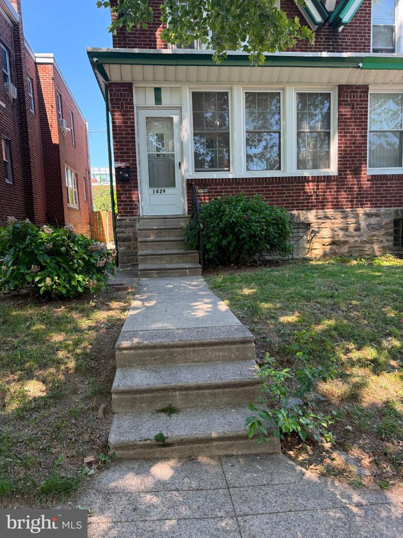1429 Englewood St — photo