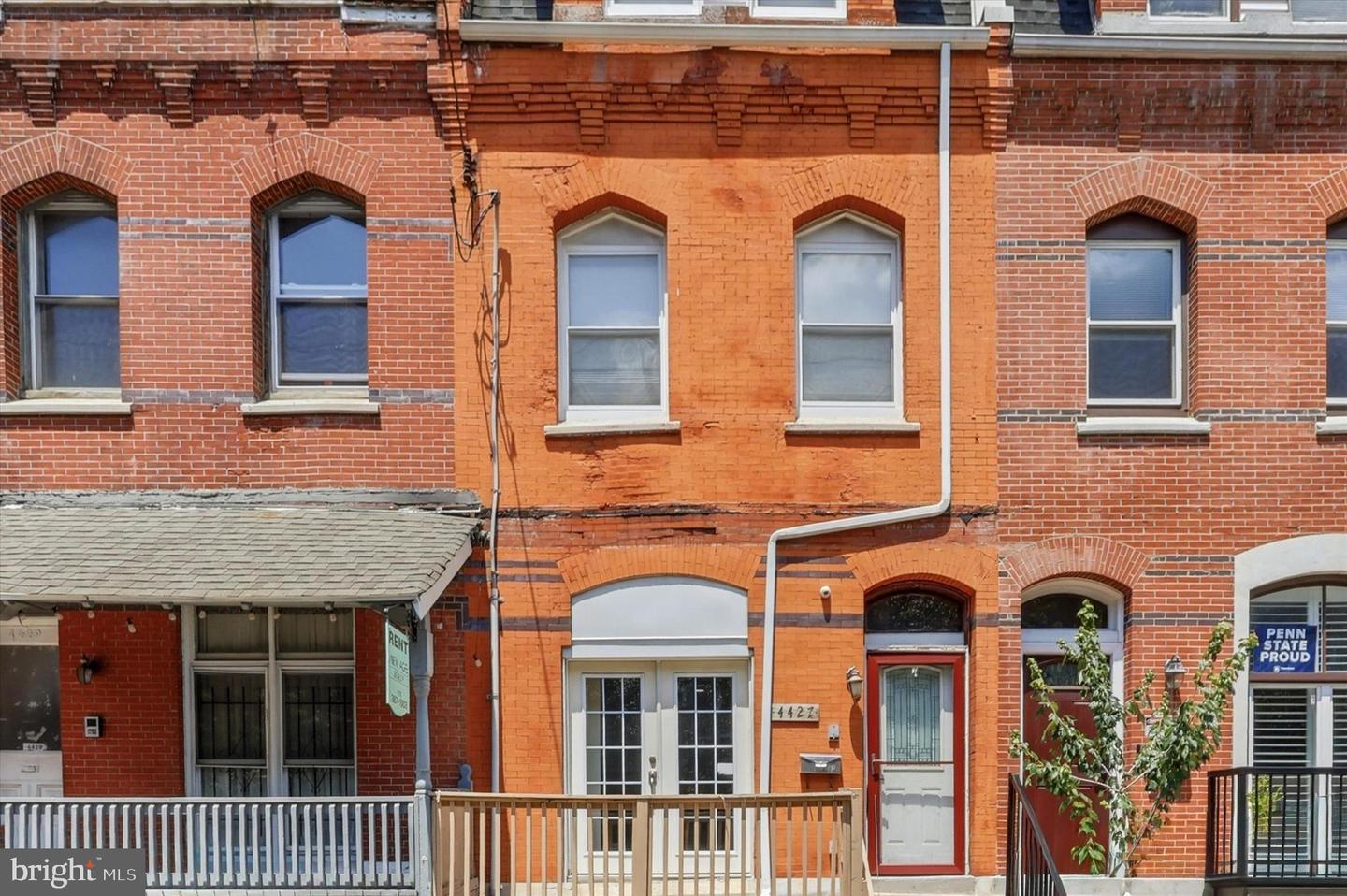 4427 Sansom St — photo