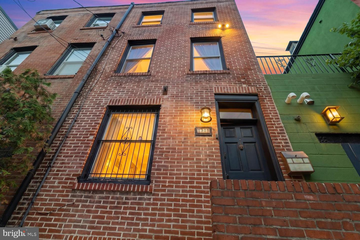 1305 Rodman St — photo