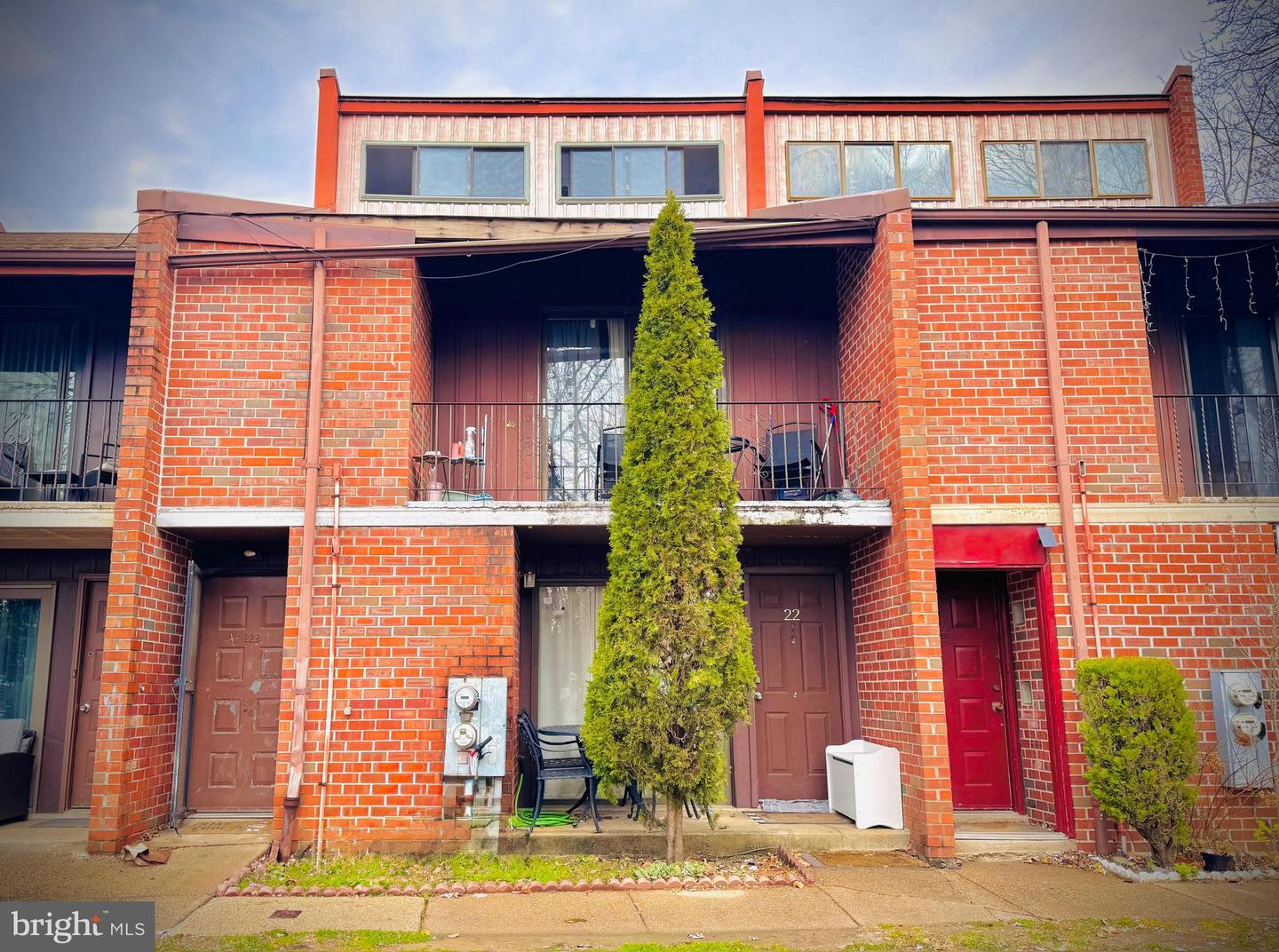 9841-00 Northeast Ave #22 — photo