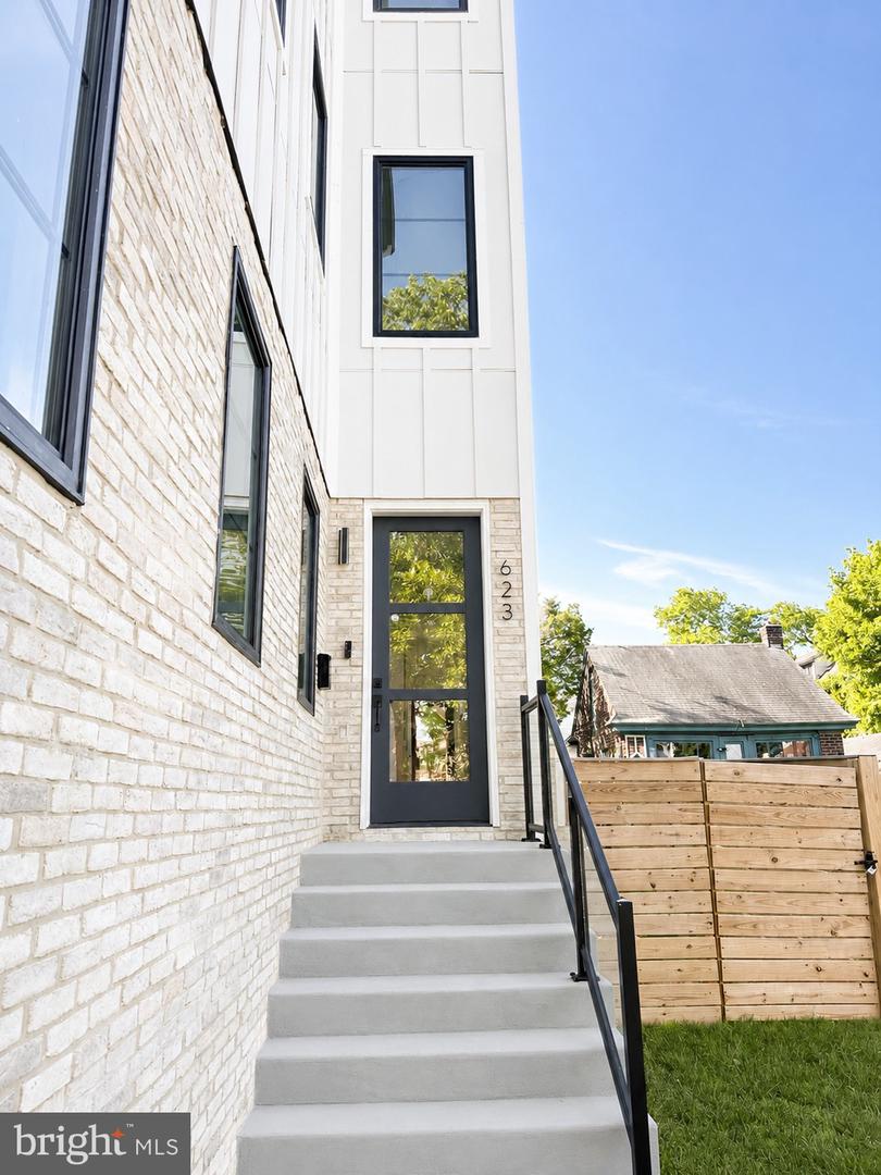 623 Crestview Road, Philadelphia, PA 19128 — photo 3
