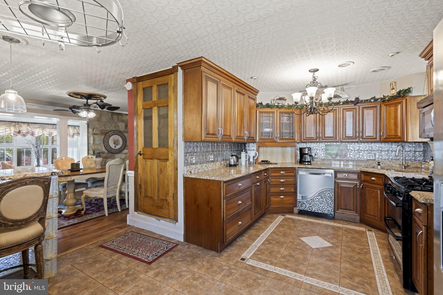 896 Pine Hill Rd — photo