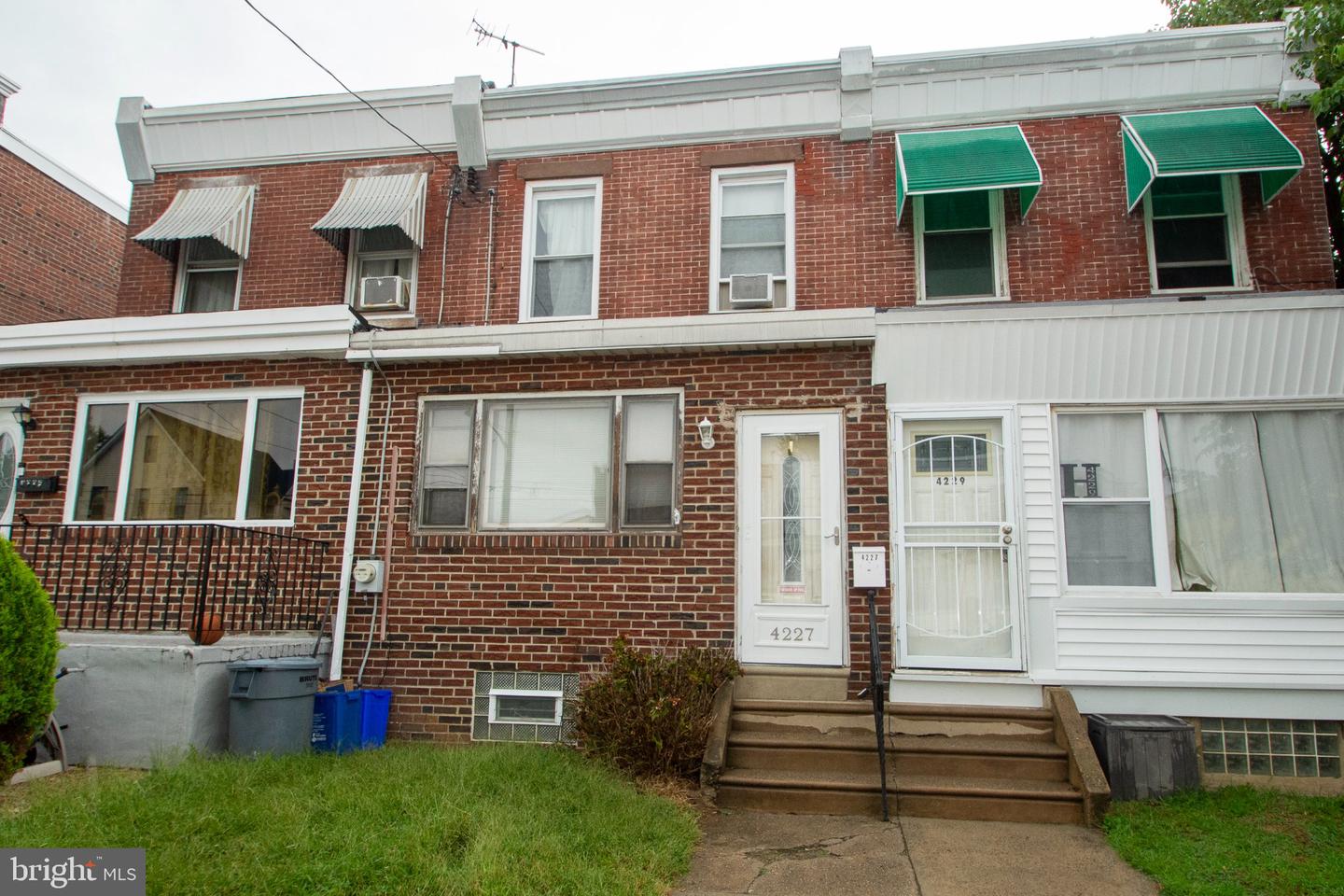 4227 E Howell St — photo