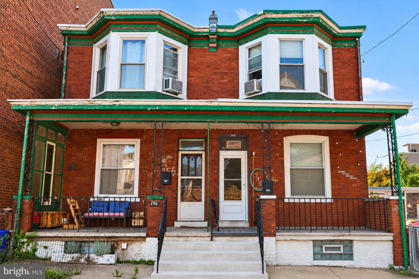 154 W Salaignac St — photo