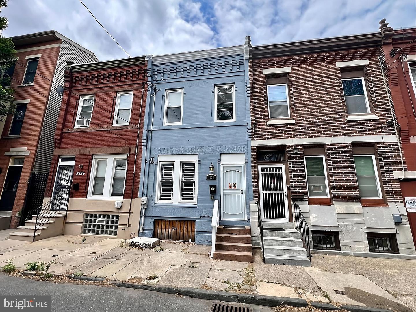 2236 N Carlisle St — photo